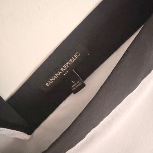 Banana Republic Large V neck Blouse Black and White Color Block Office Preppy - Picture 2 of 5